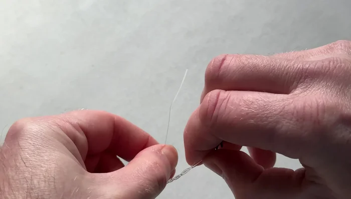 Tie the link clip onto the end of your rig using a Griner knot.