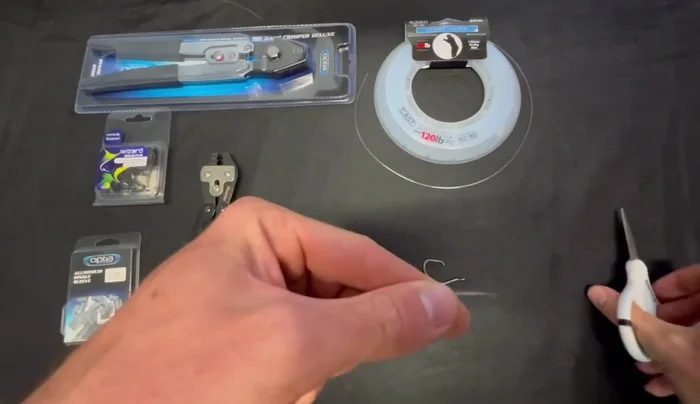 Cut the end of the leader at a 45-degree angle.