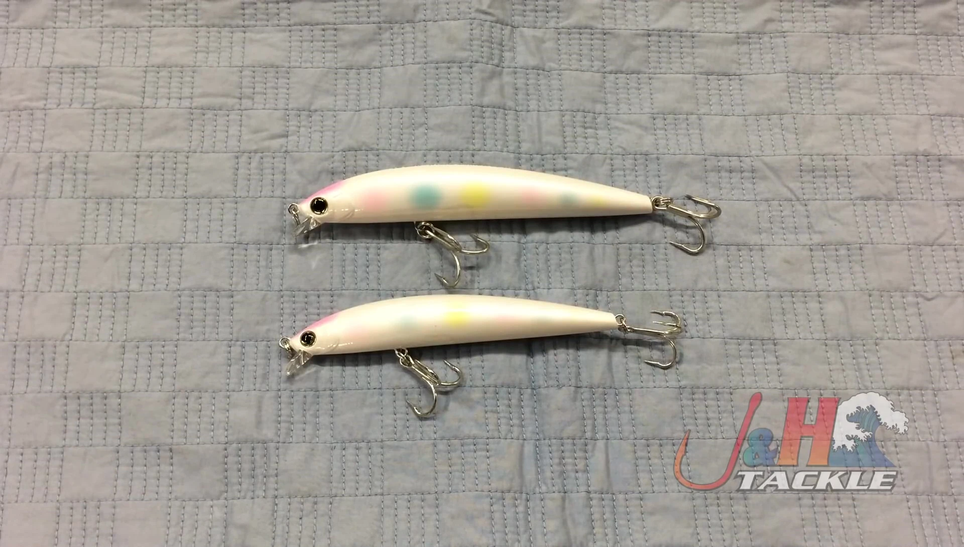 The lure displayed with its price tag mentioned.