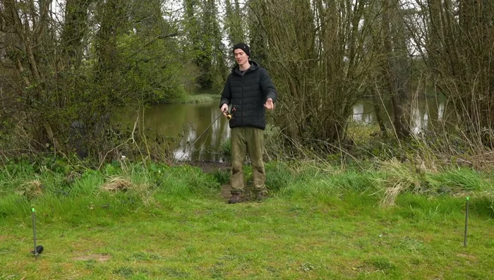 Count the number of wraps around the distance sticks needed to reach the line clip (while the lead weight is attached).