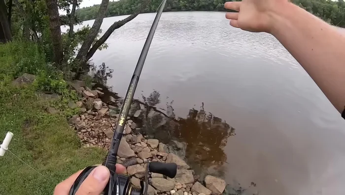 Cast out and let the jig hit the bottom.