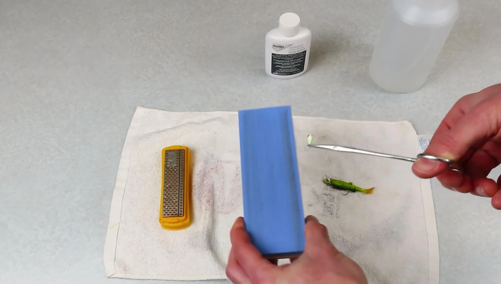 Sharpen Fishing Hooks Like a Pro: Two Easy Methods for Razor-Sharp Hooks