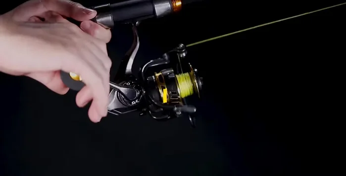 Centilike Spinning Fishing Reel Review: Robust construction, smooth and powerful drag system, lightweight design, precise casting, high-quality bearings, advanced sealing technology.