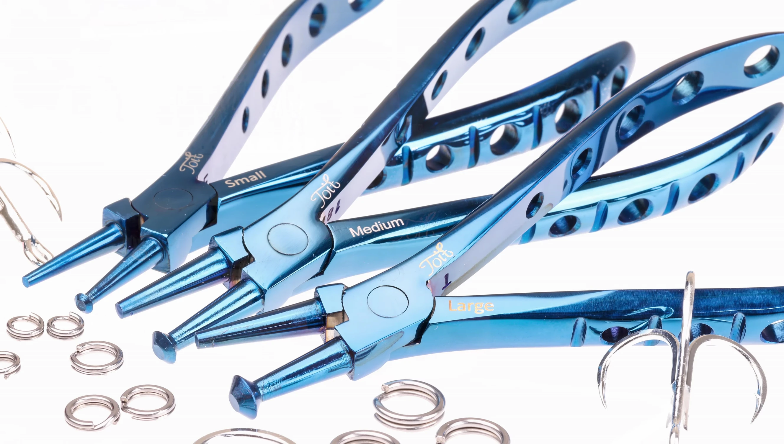 Close-up of the Toit patented split ring tool in different sizes.