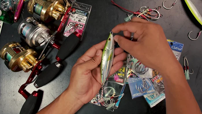 Ensure hooks are on opposing sides to increase hook-up chances.