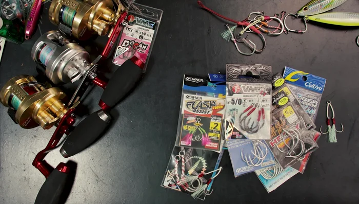 Attach fast jigging hooks (single or double) to each side of the jig.