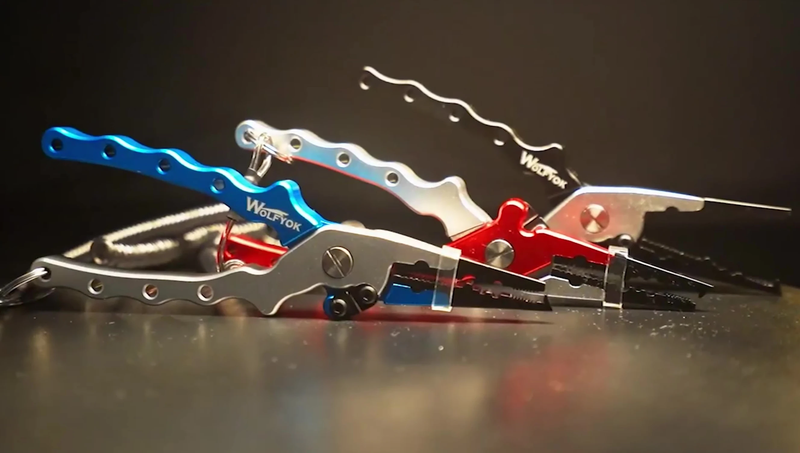 Bronze Times pliers highlighting its jaws