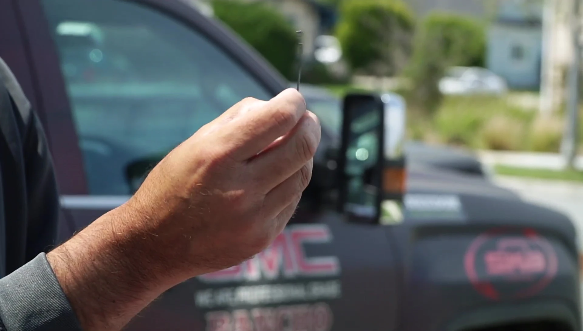 The speaker listing the multiple uses for the HD worm hook.