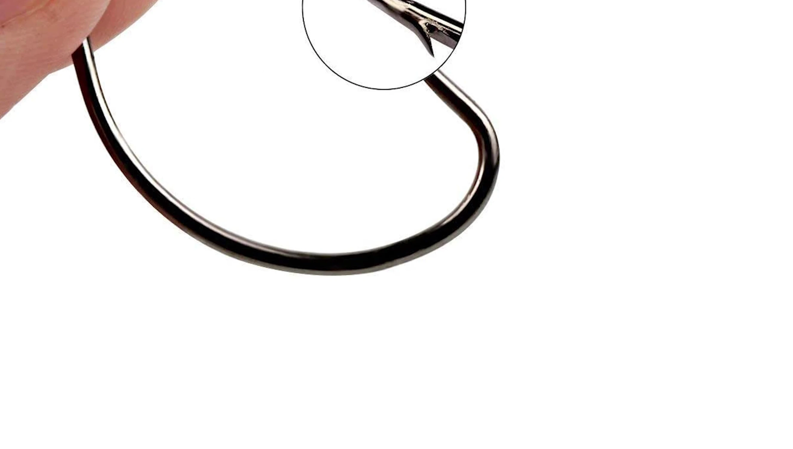 Image emphasizing the offset point and wider gap design.