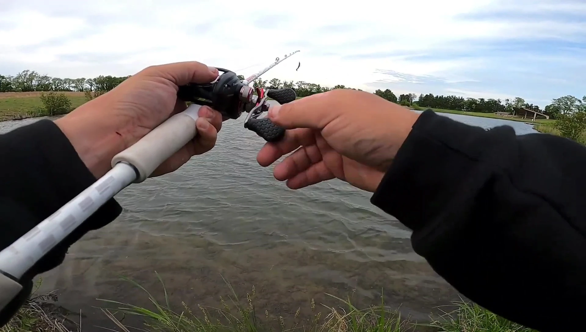 Close-up demonstration of the bail click