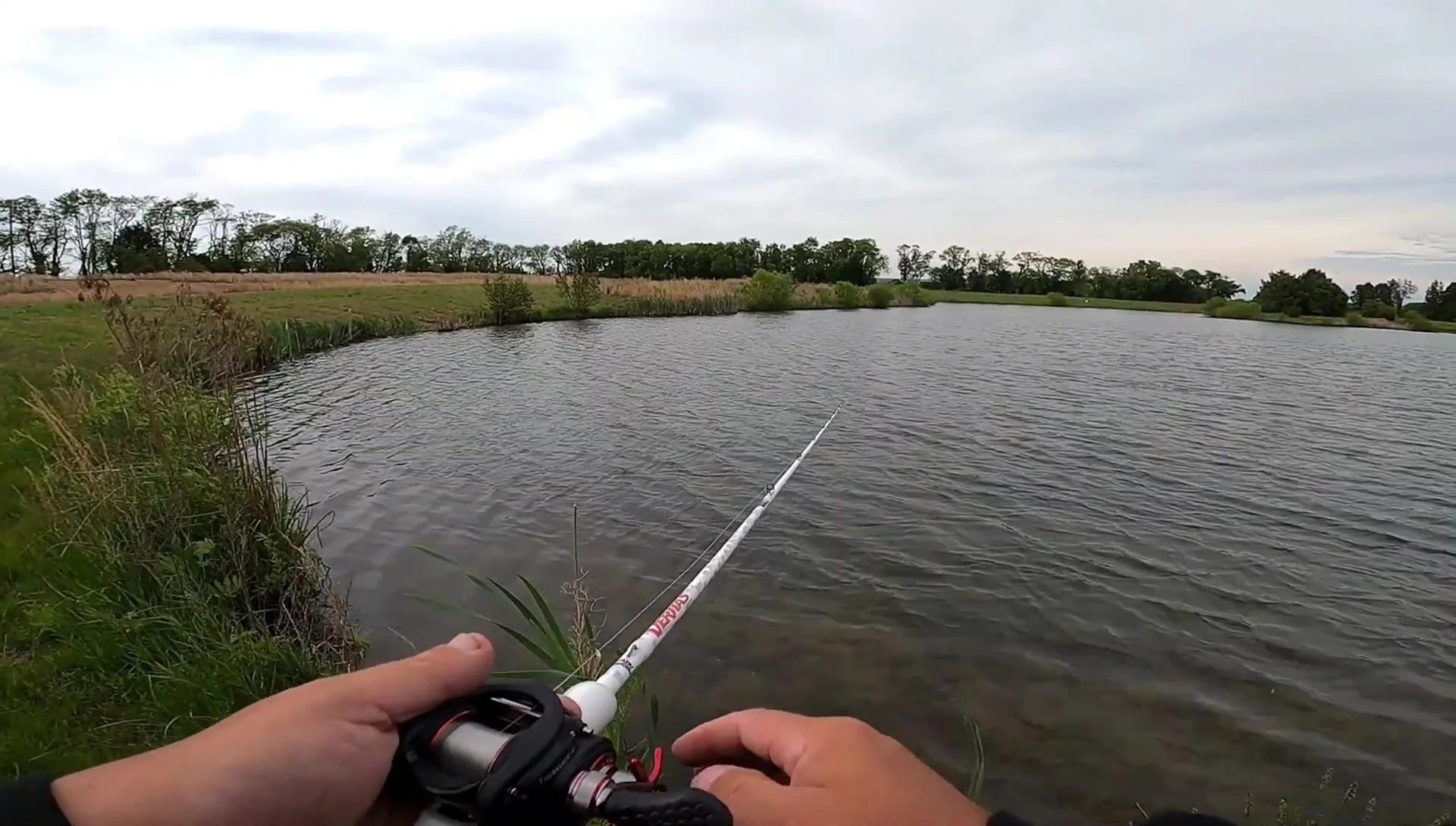 Smooth cranking action of the reel