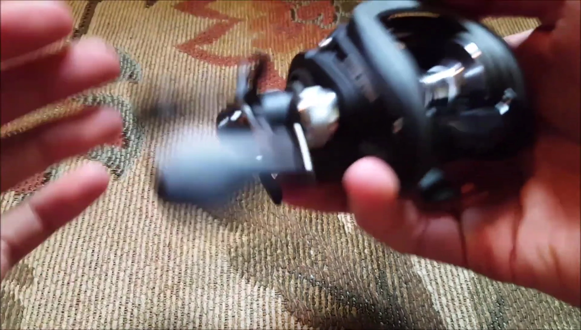 Image highlighting the reel's gear ratio and line capacity details.