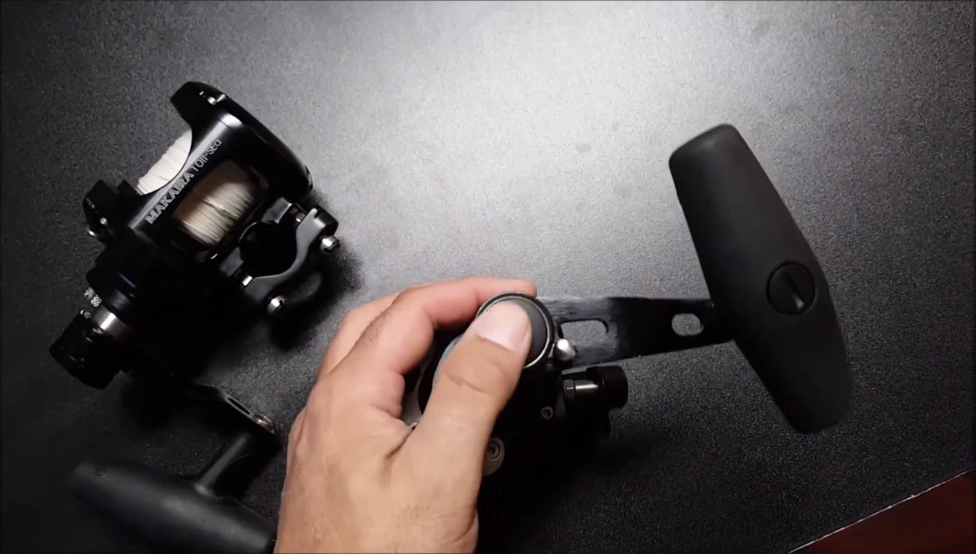 Two-speed shifting mechanism