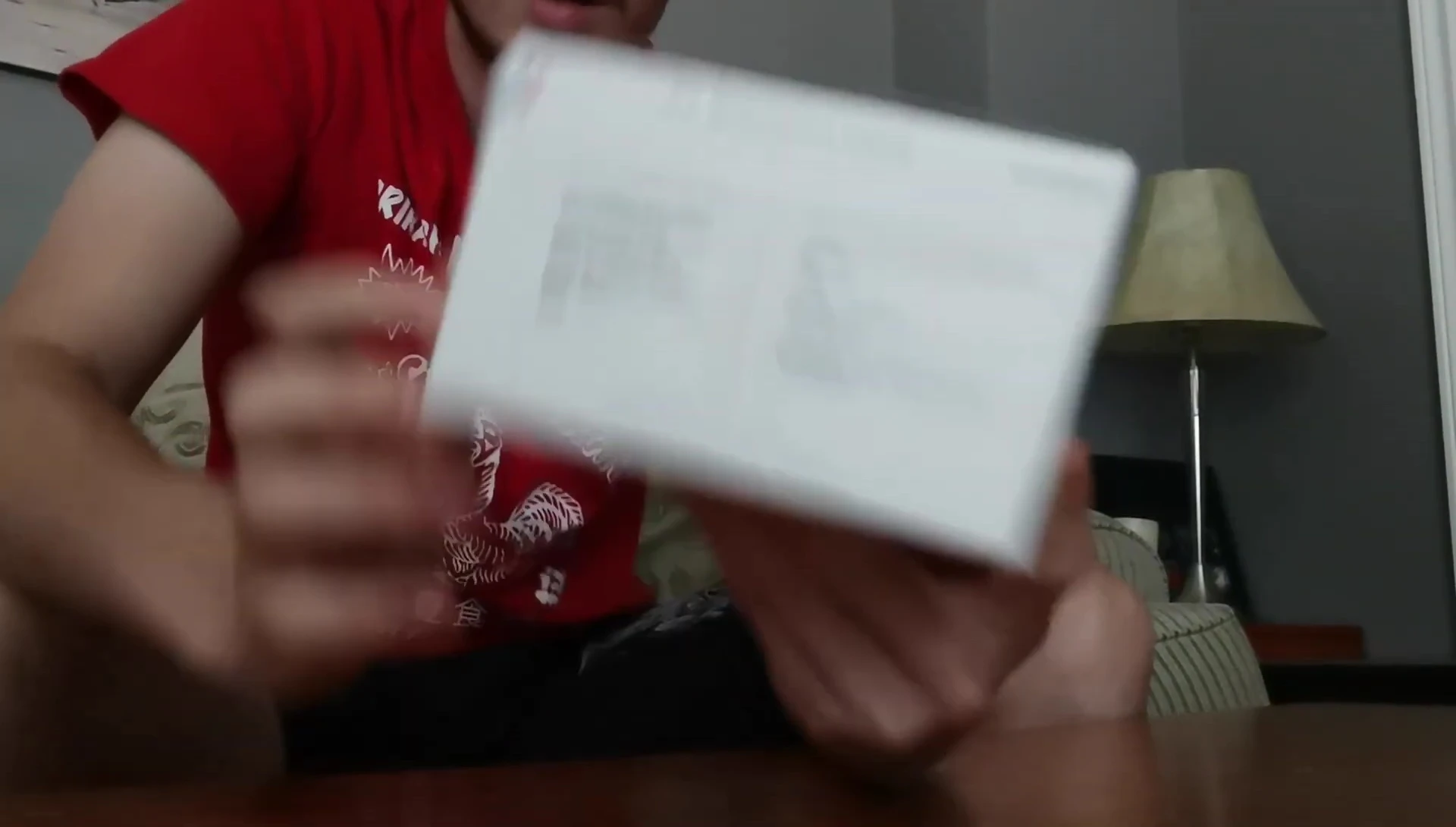 The box shows key specifications.
