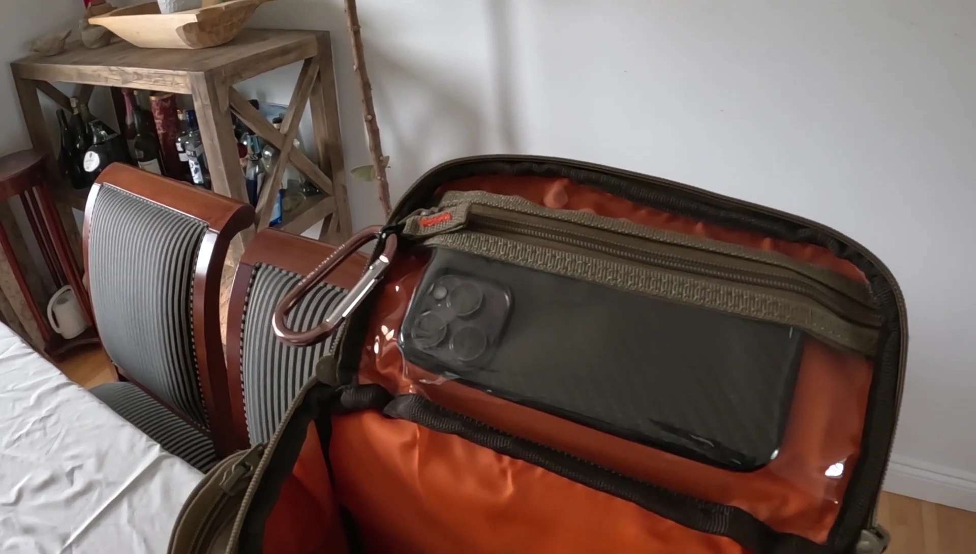 The waterproof phone storage