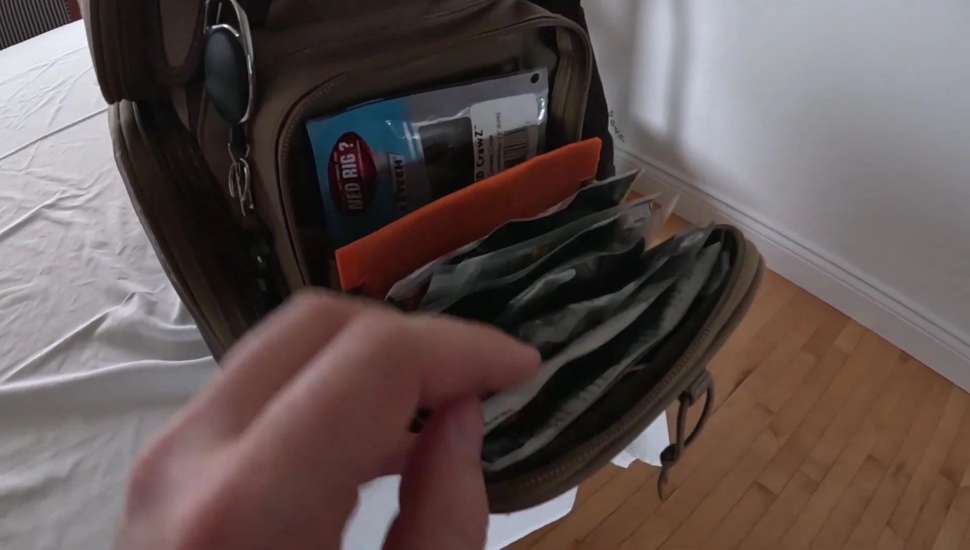 Side pockets with plastic storage