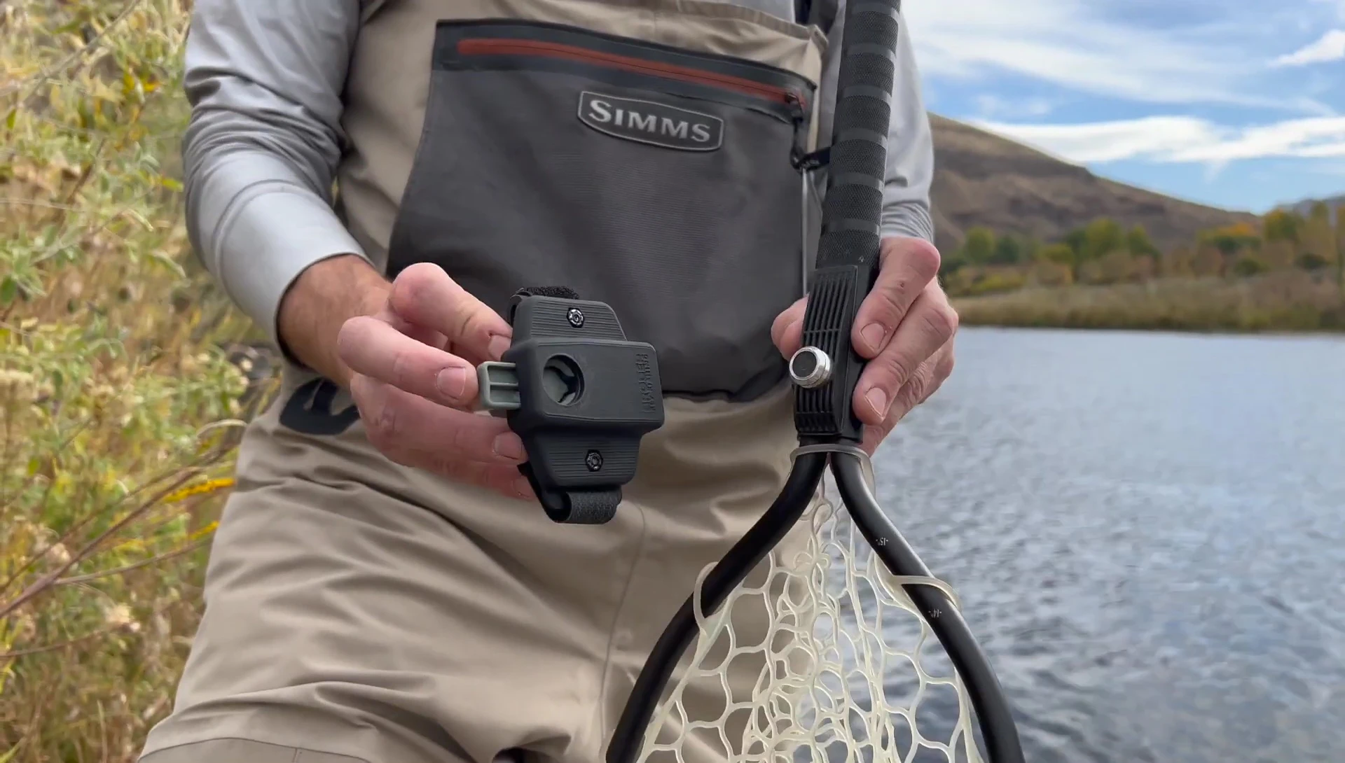 Close-up of the Broder Net Clip mechanism