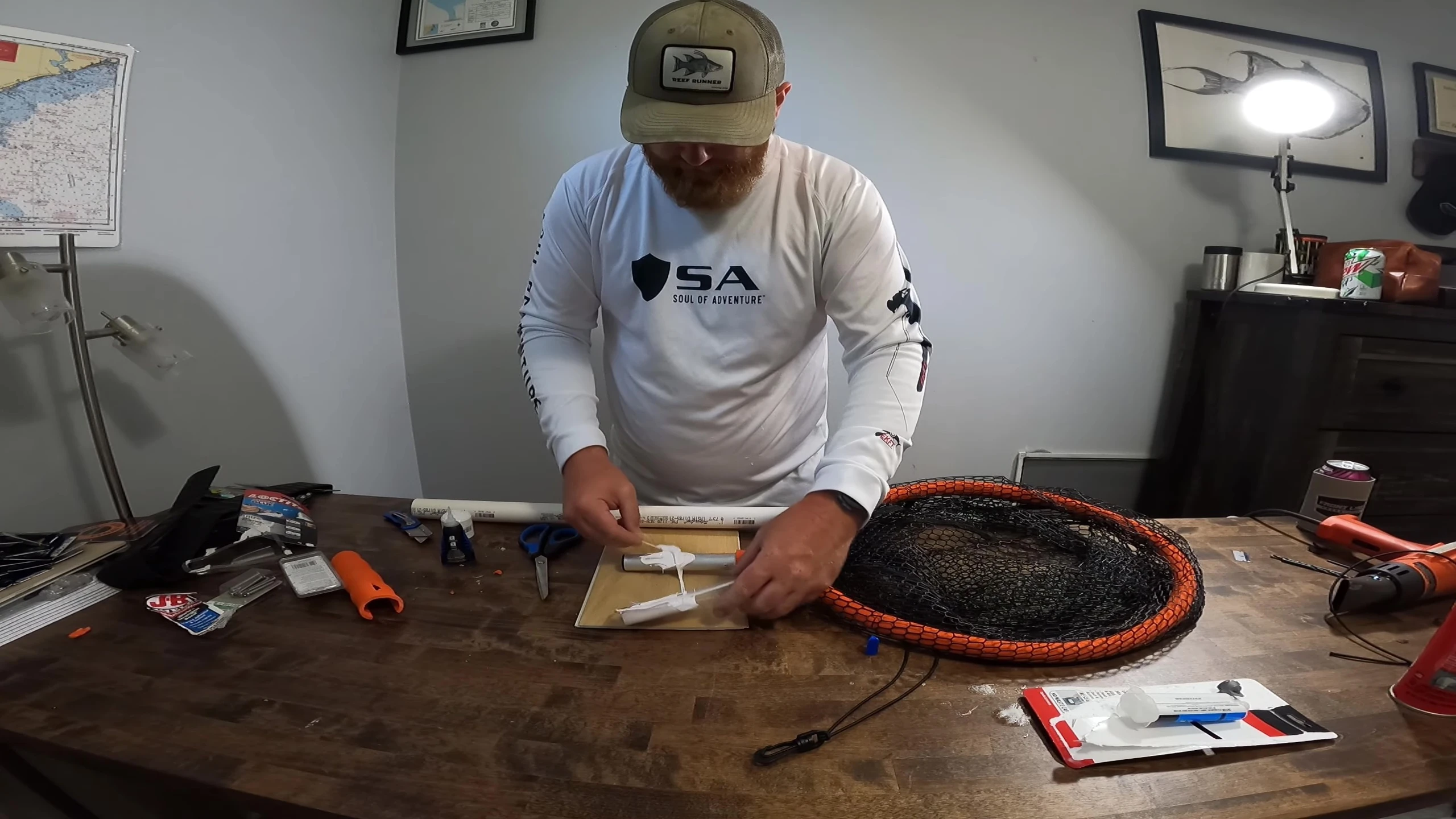 Applying epoxy to the net