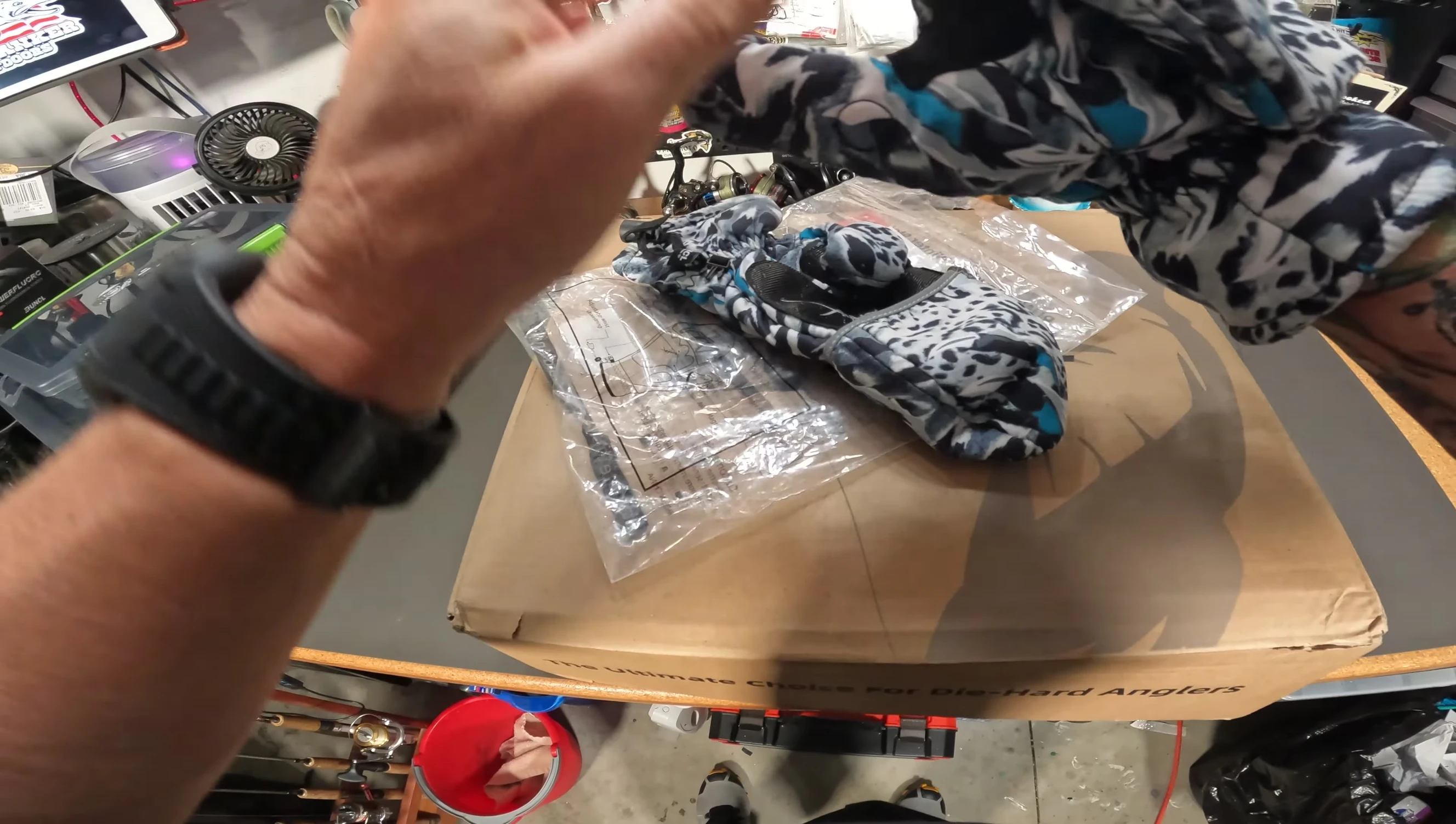 Demonstration of the magnet closure on the glove.