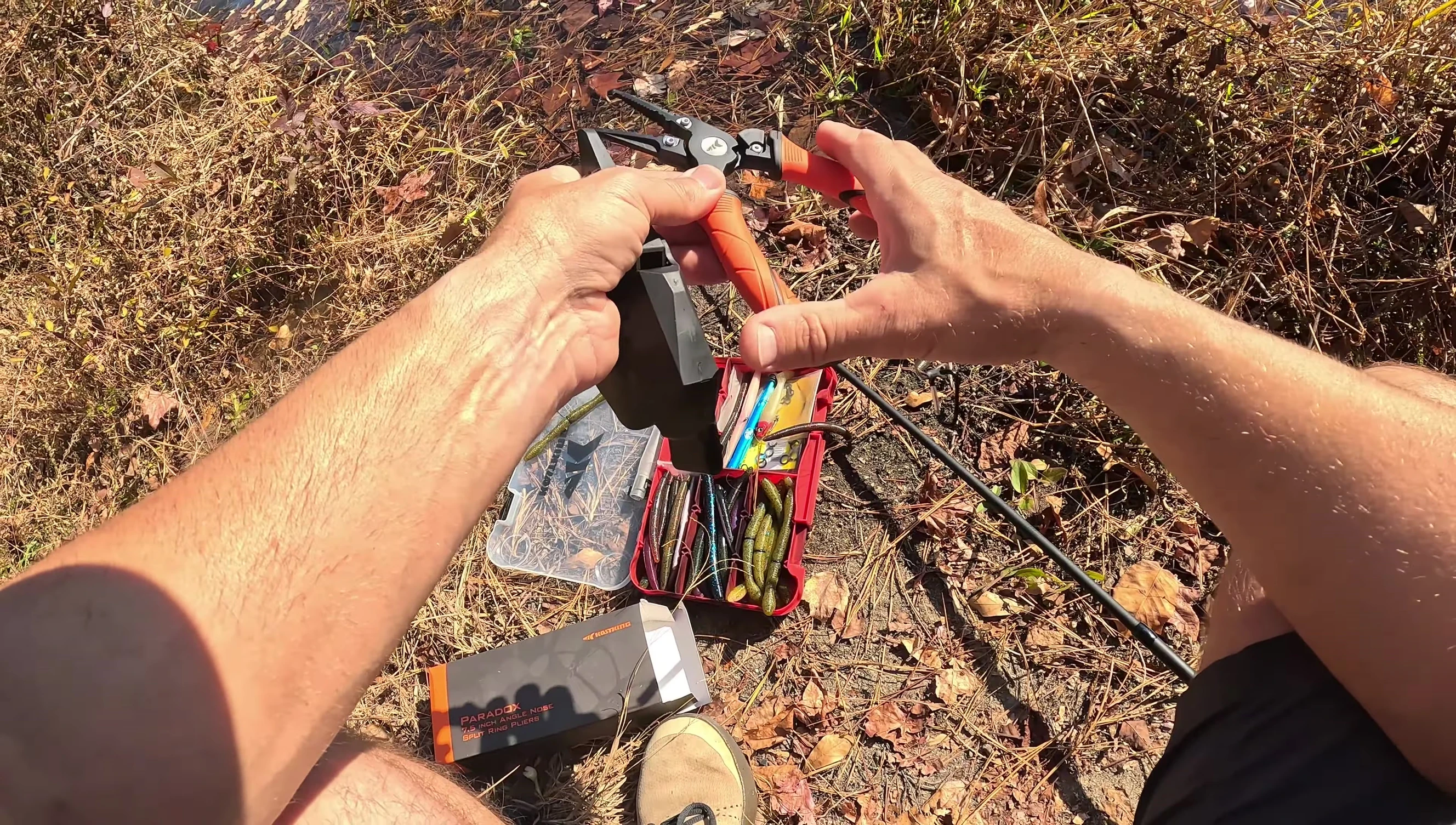 Final shot with the reviewer holding the pliers.