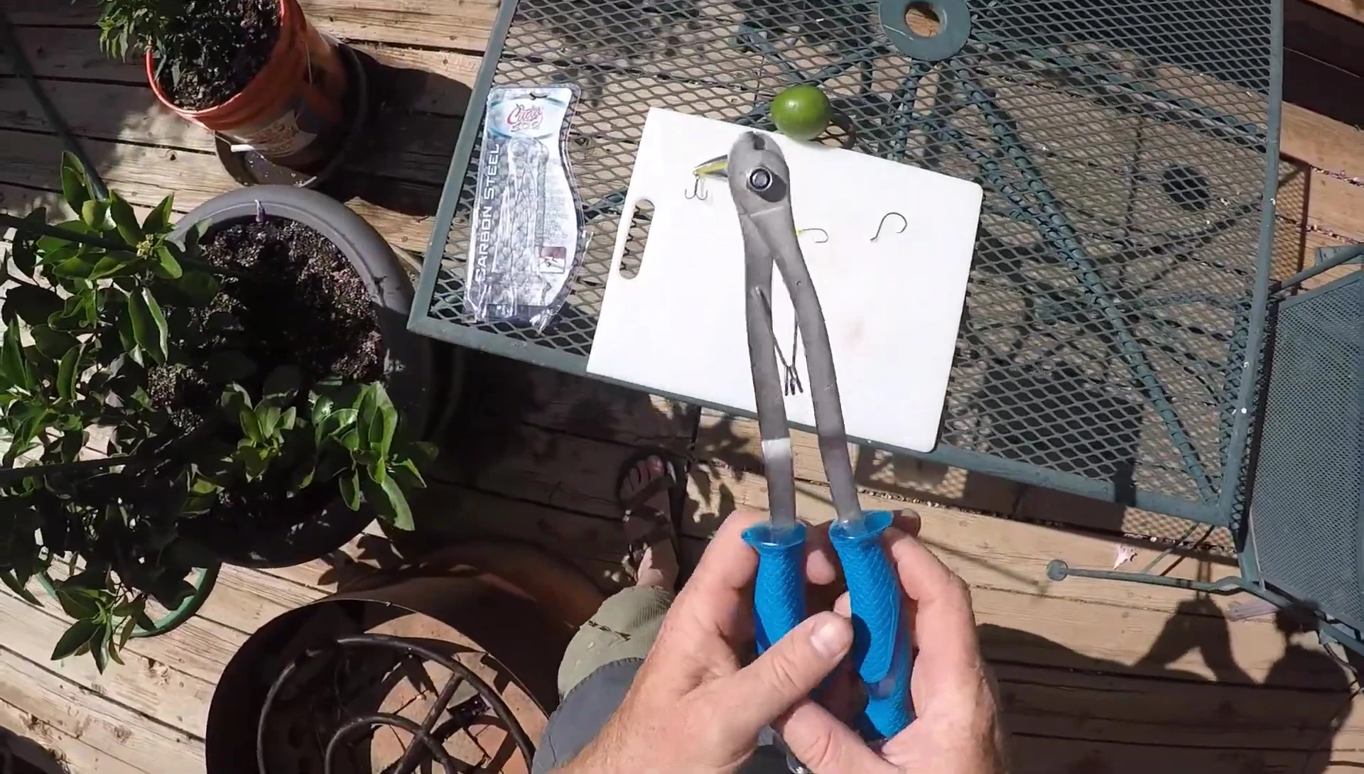 The Cuda Hook Cutter in hand