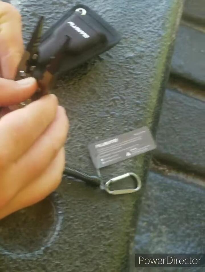 Demonstration of the line cutter.