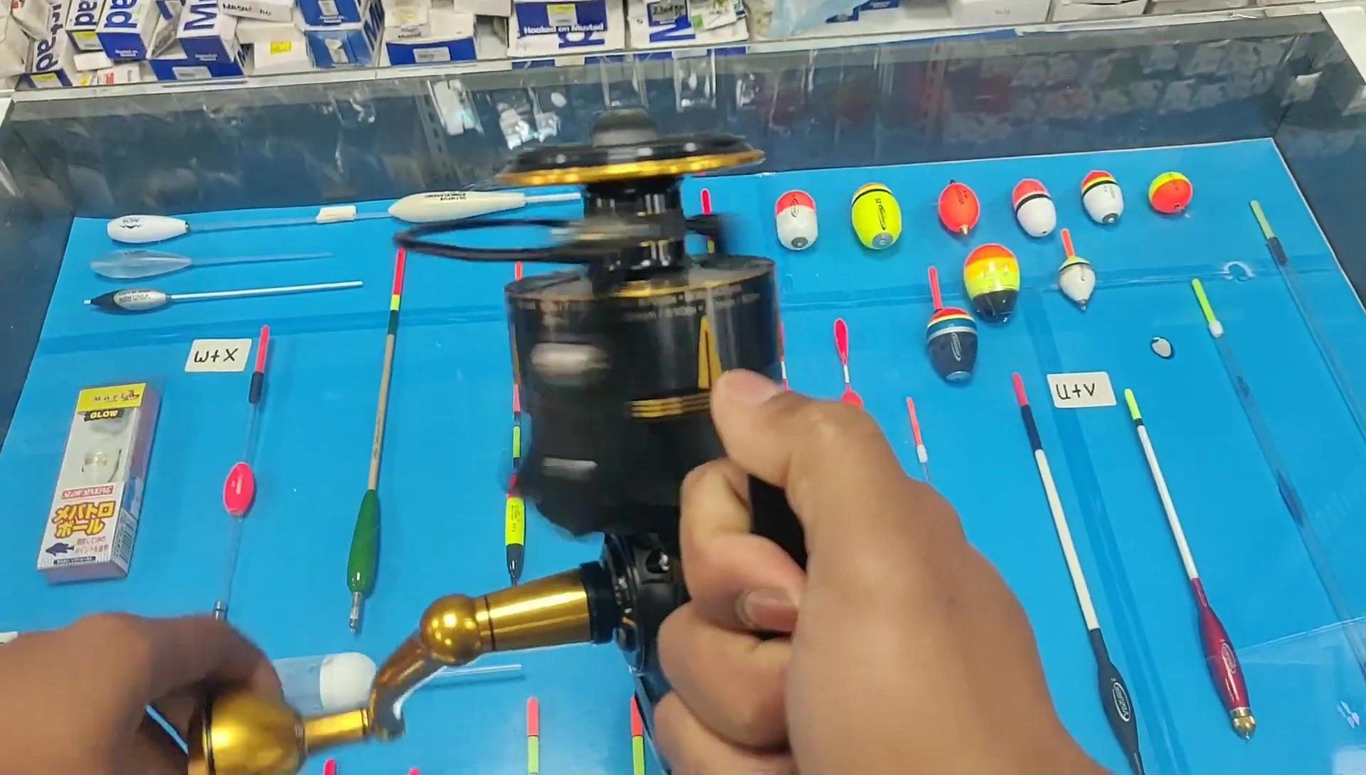 Close up of the spool and braid-attaching grip