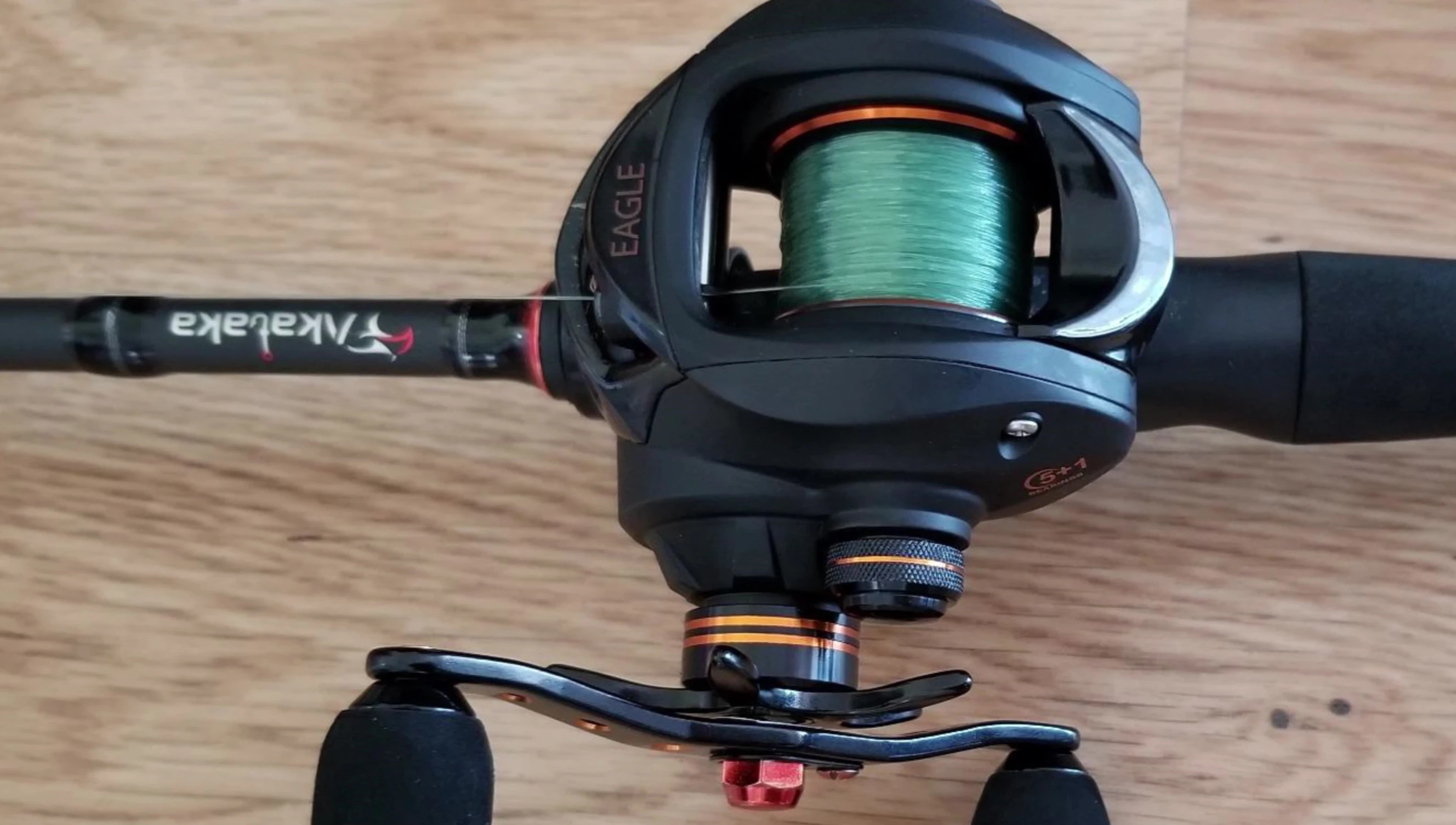 Close-up of the Akataka reel's handle