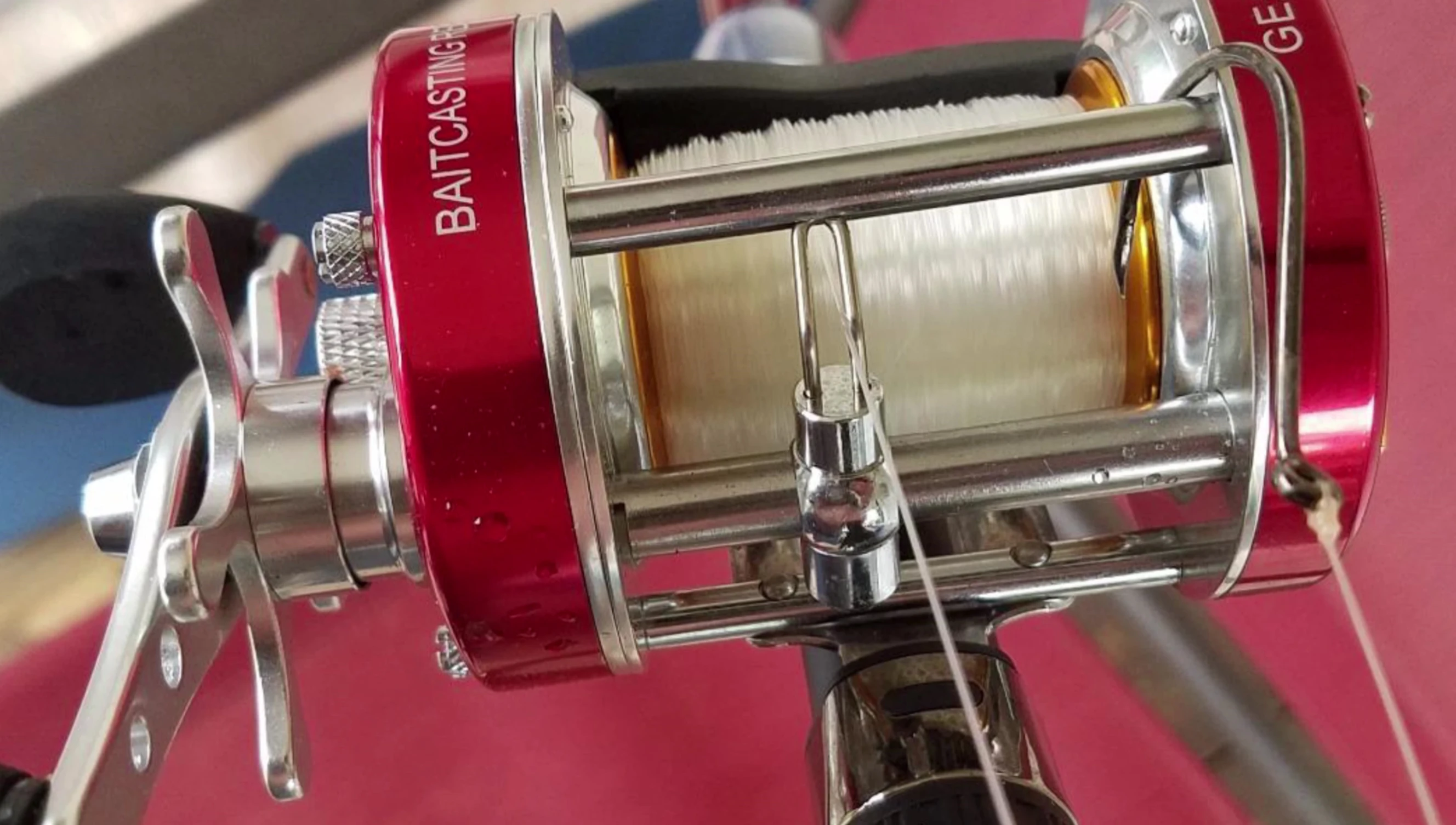 Close-up of the KastKing Rover Round's T-handle