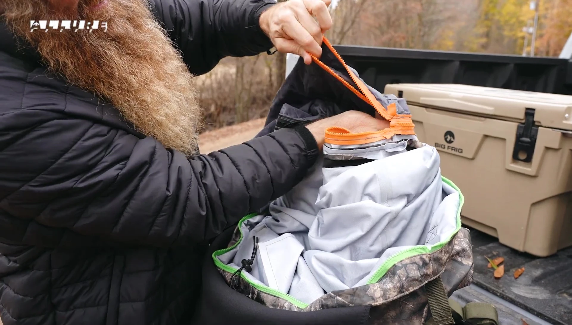 Close-up showcasing the removable insulation feature and its color-coding.