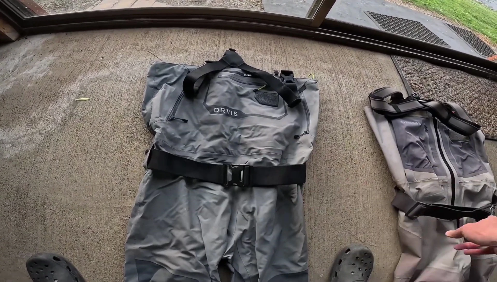 Comparison of the buckle systems on both waders.