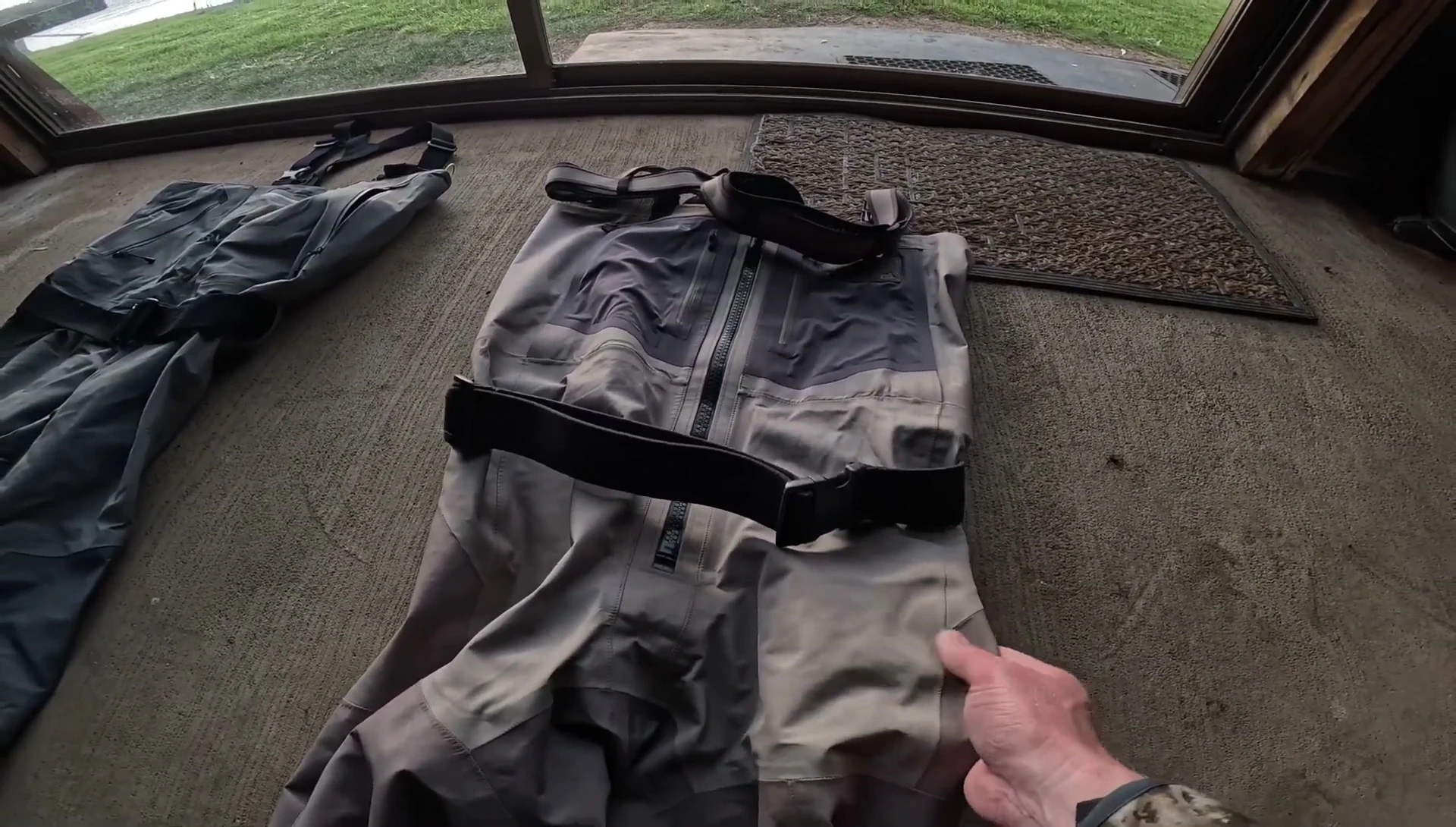 The reviewer showcasing the Simms G4Z's material.