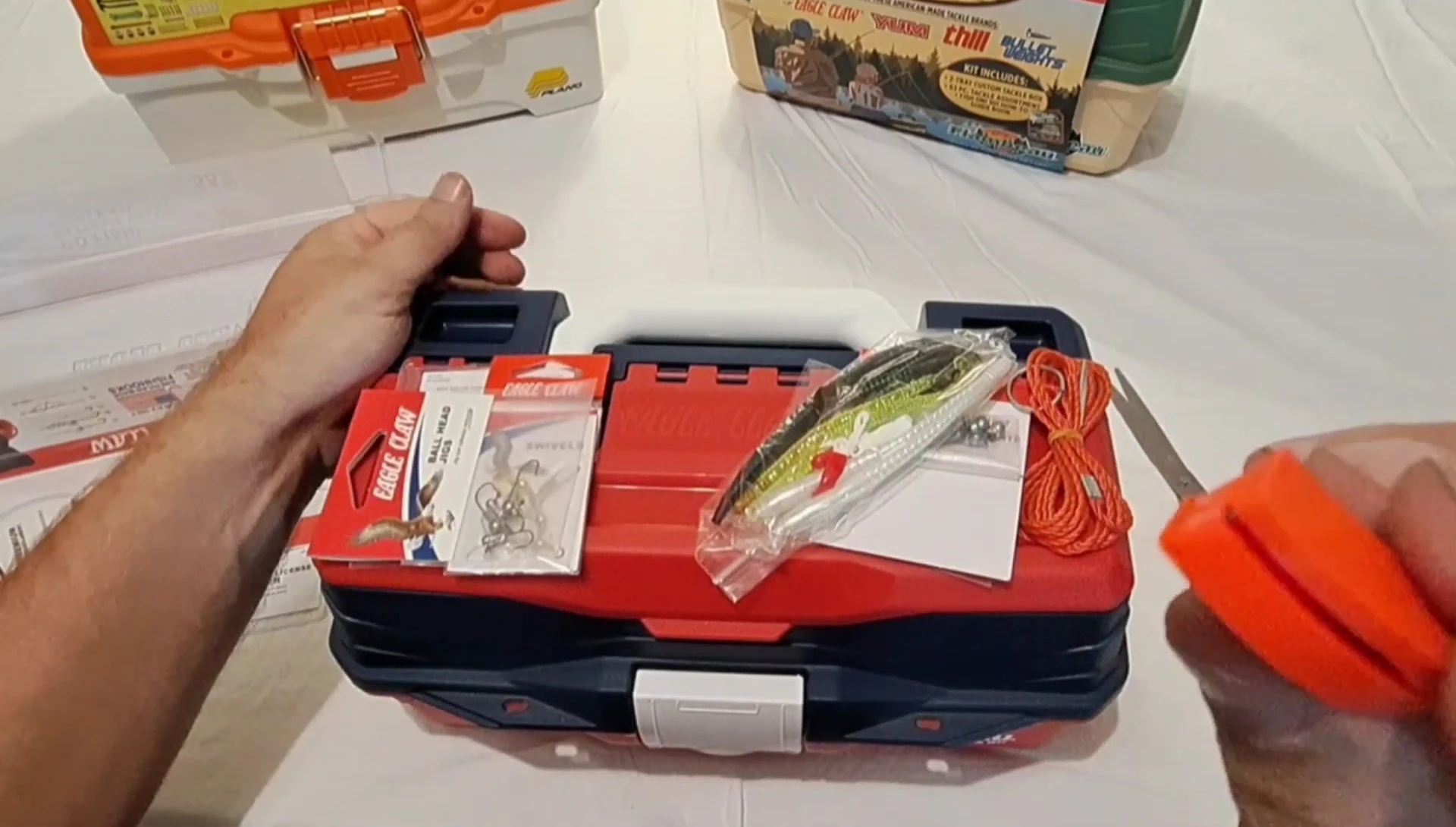 Close-up of the line cutter