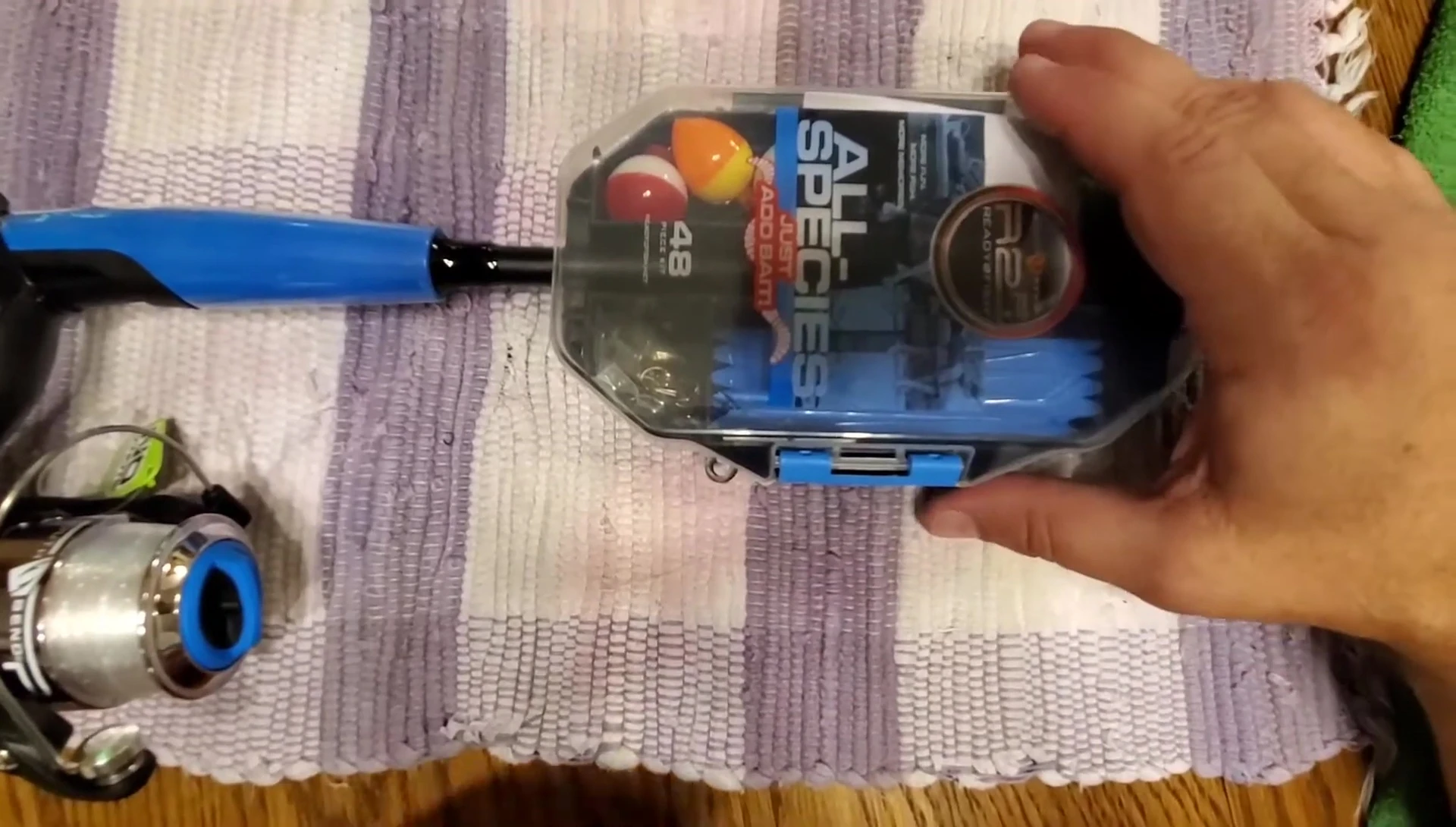 The small tackle box included in the kit.
