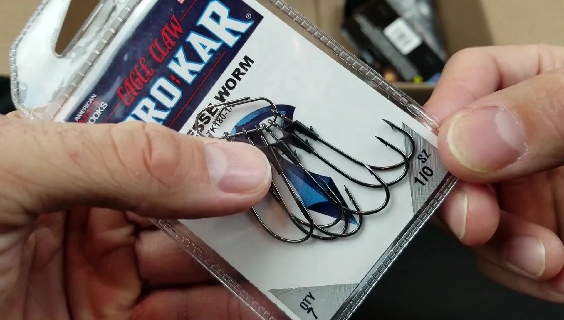 Drop shot hooks