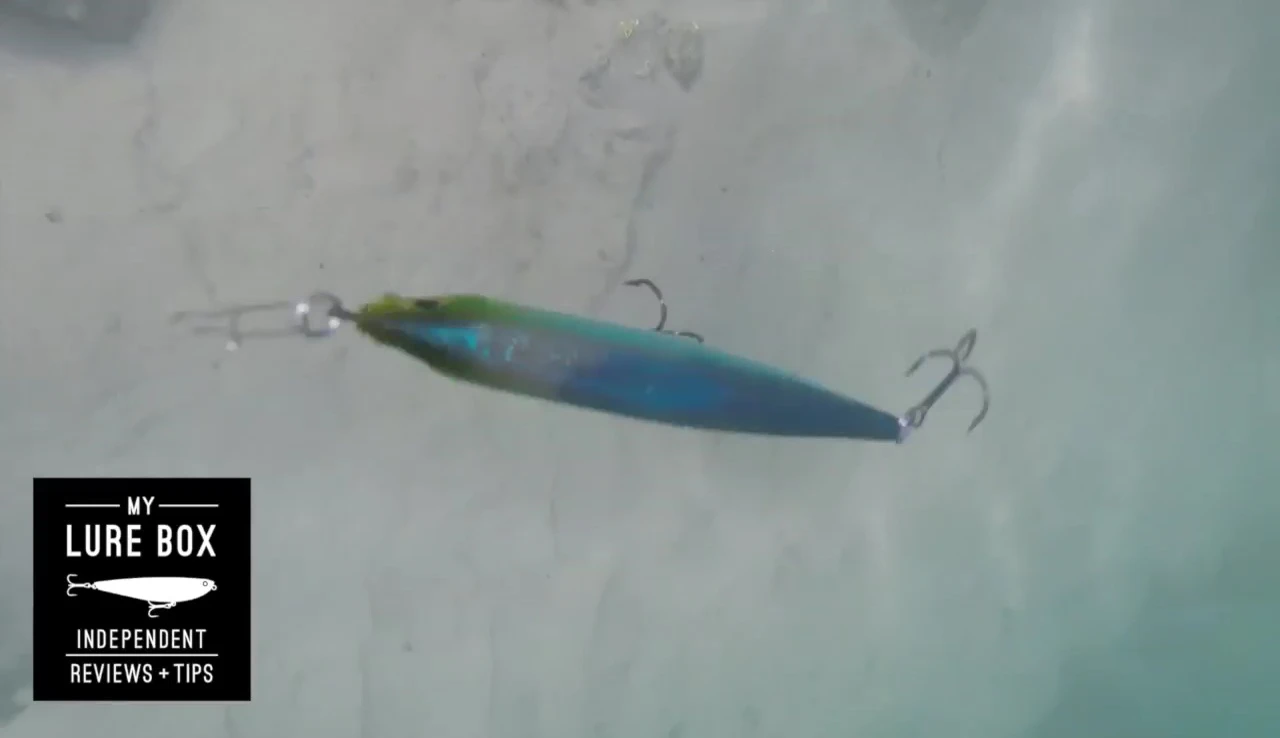 Demonstration of the shallow running Shadow Rap Shad's action in the water.