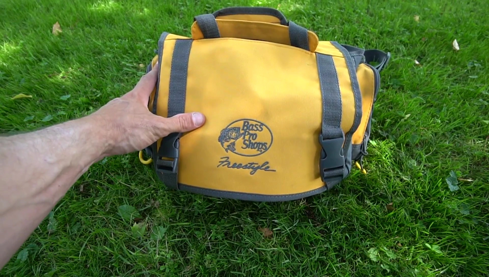 Speaker holding the Freestyle 360 tackle bag.