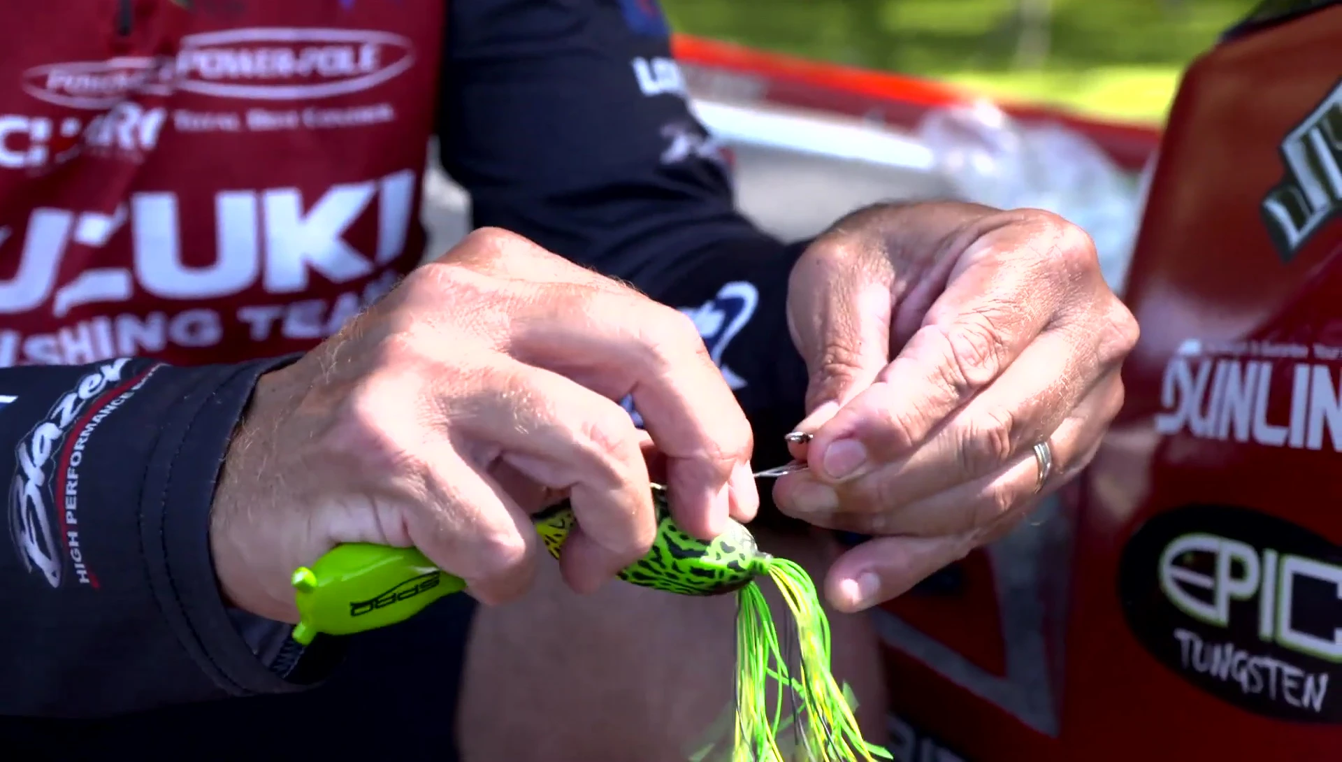 Attaching the hook's ring to the clip