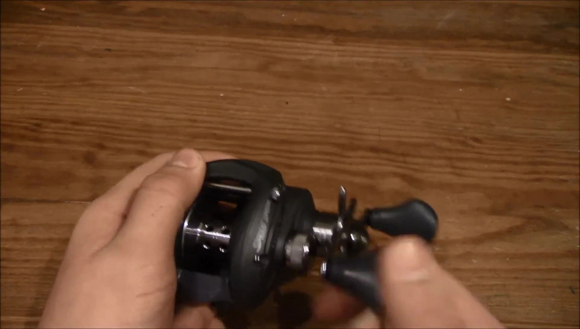 The reviewer highlighting the comfortable grip.