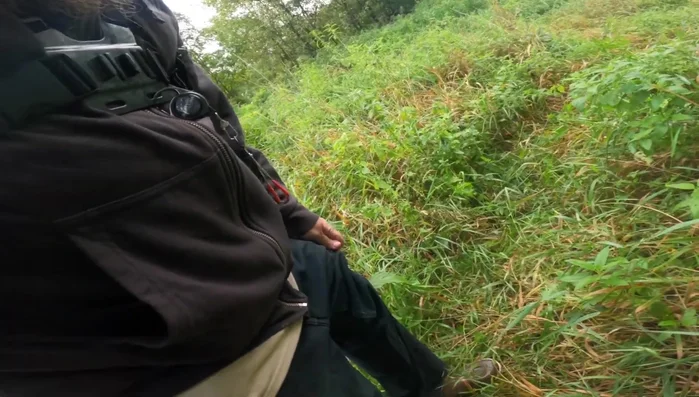 Emphasizes the easy on/off feature and its practicality for work.