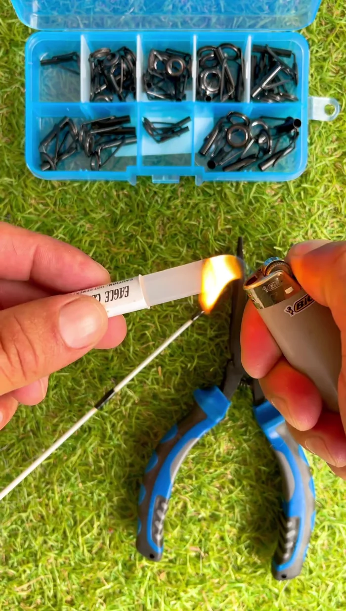 Apply melted glue all over the new rod tip.