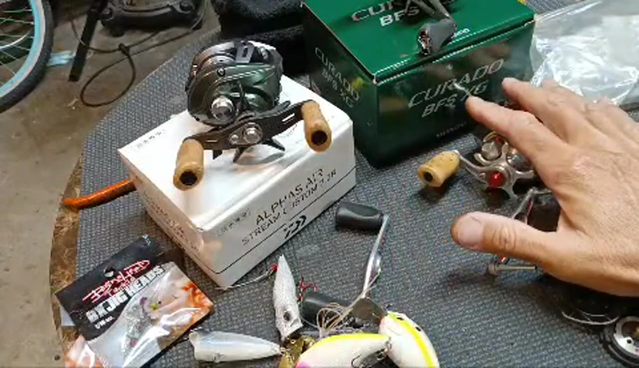 The speaker holding the Daiwa reel that is being sold.