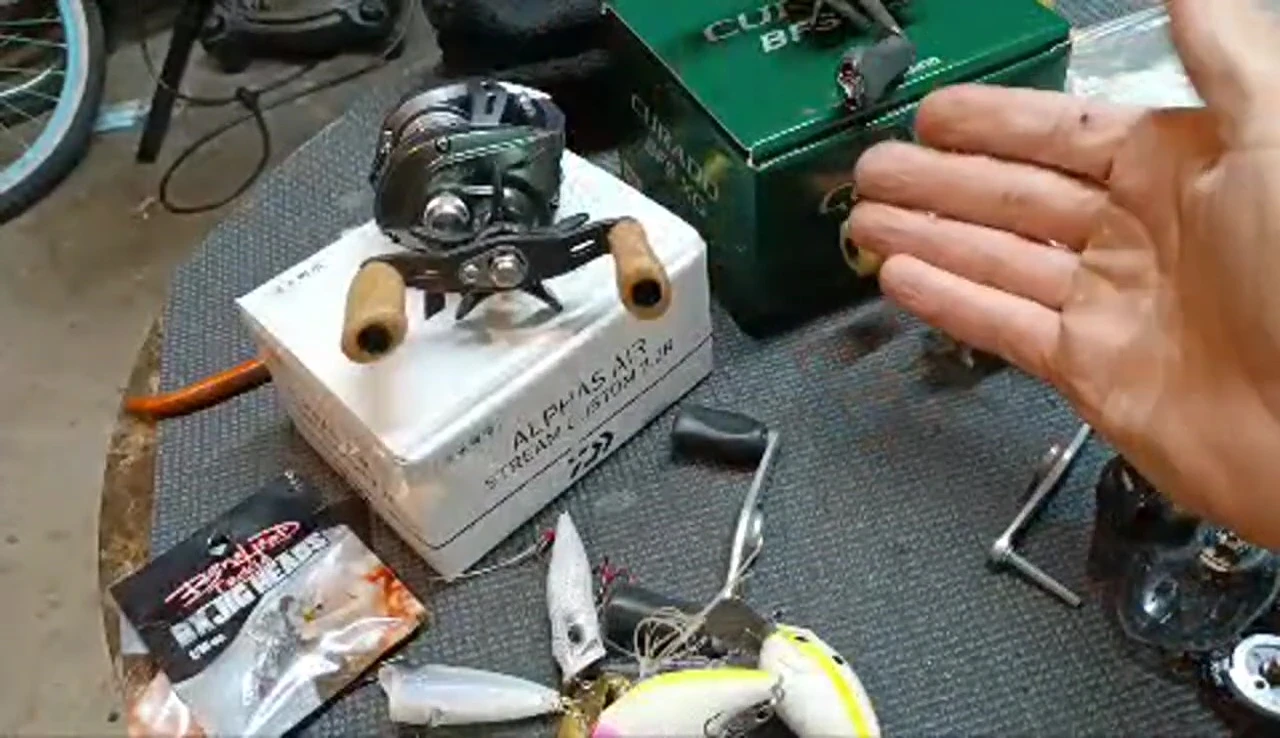 The speaker shows the Daiwa Silver Creek reel.