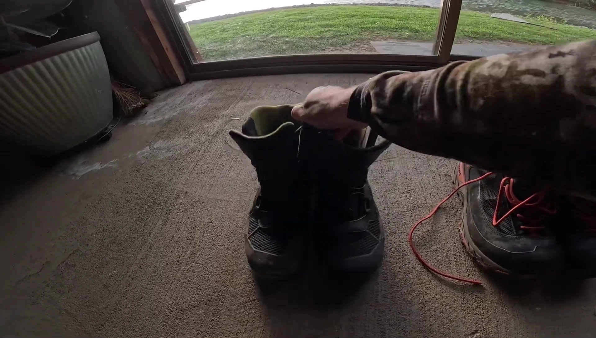 The reviewer stating his preference for the Orvis boots.